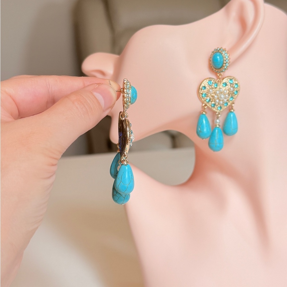 ⚜️ Turquoise Heart Drop Earrings - Gold Tone Women Jewelry - Picture 4 of 10